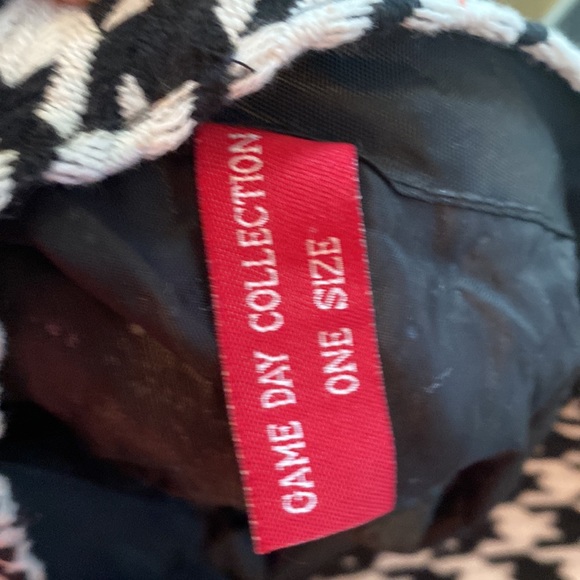 Game Day Collection houndstooth newsboy hat - Picture 5 of 5